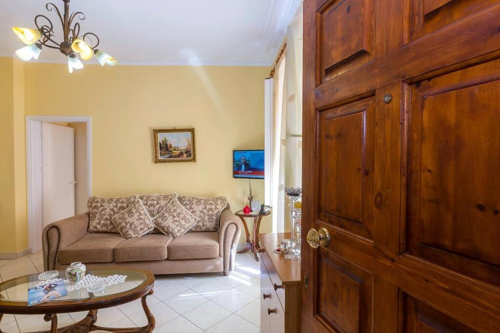 Ria'S Apartment In Corfu Town Zewnętrze zdjęcie