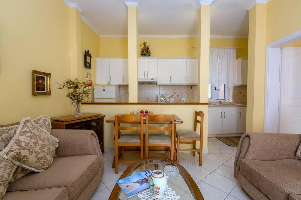 Ria'S Apartment In Corfu Town Zewnętrze zdjęcie